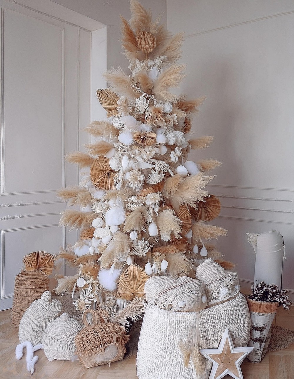 Add Magic to Christmas with Creamy Pampas Tree