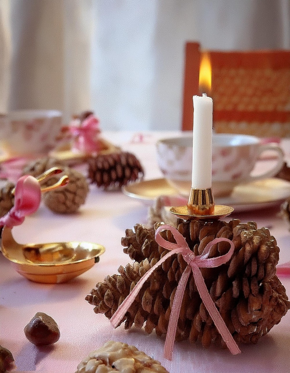 Pinecone Cluster Candleholder Table Décor