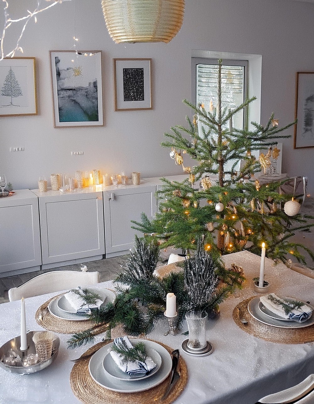 Rustic Christmas Table