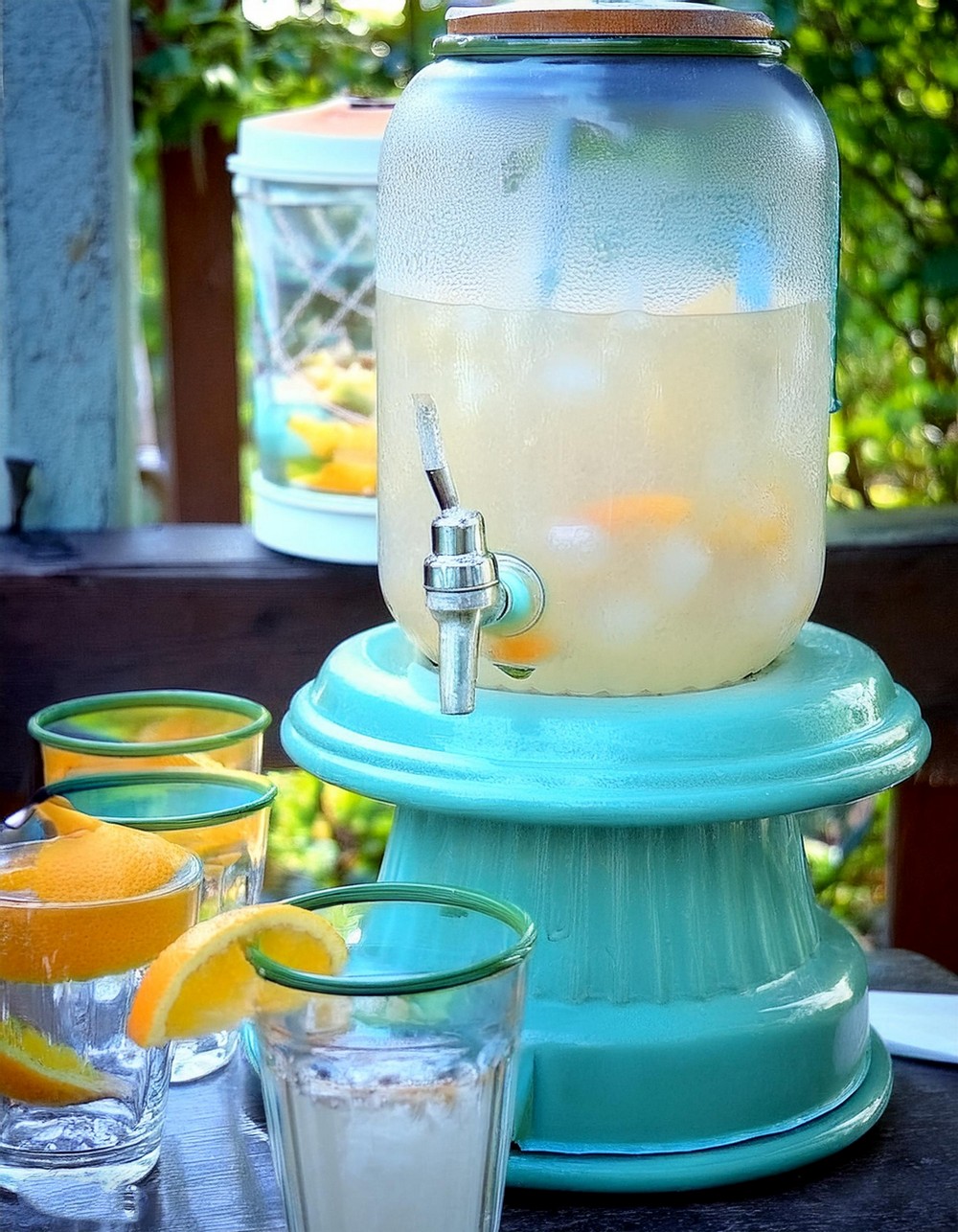 Enjoy Drinks with a Flower Pot Stand for Your Dispenser