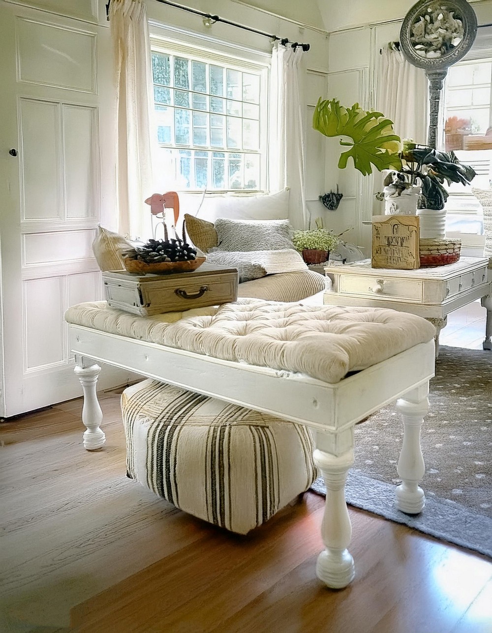 Farmhouse Cushioned Bench With Spindle Legs