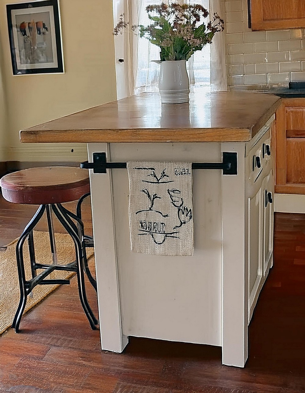 Get a Country-Side Look with Your Kitchen Island