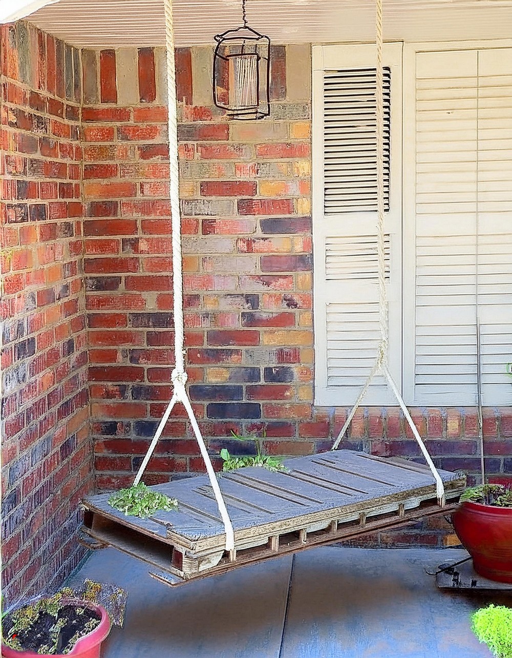 Simple Backless Pallet Swing