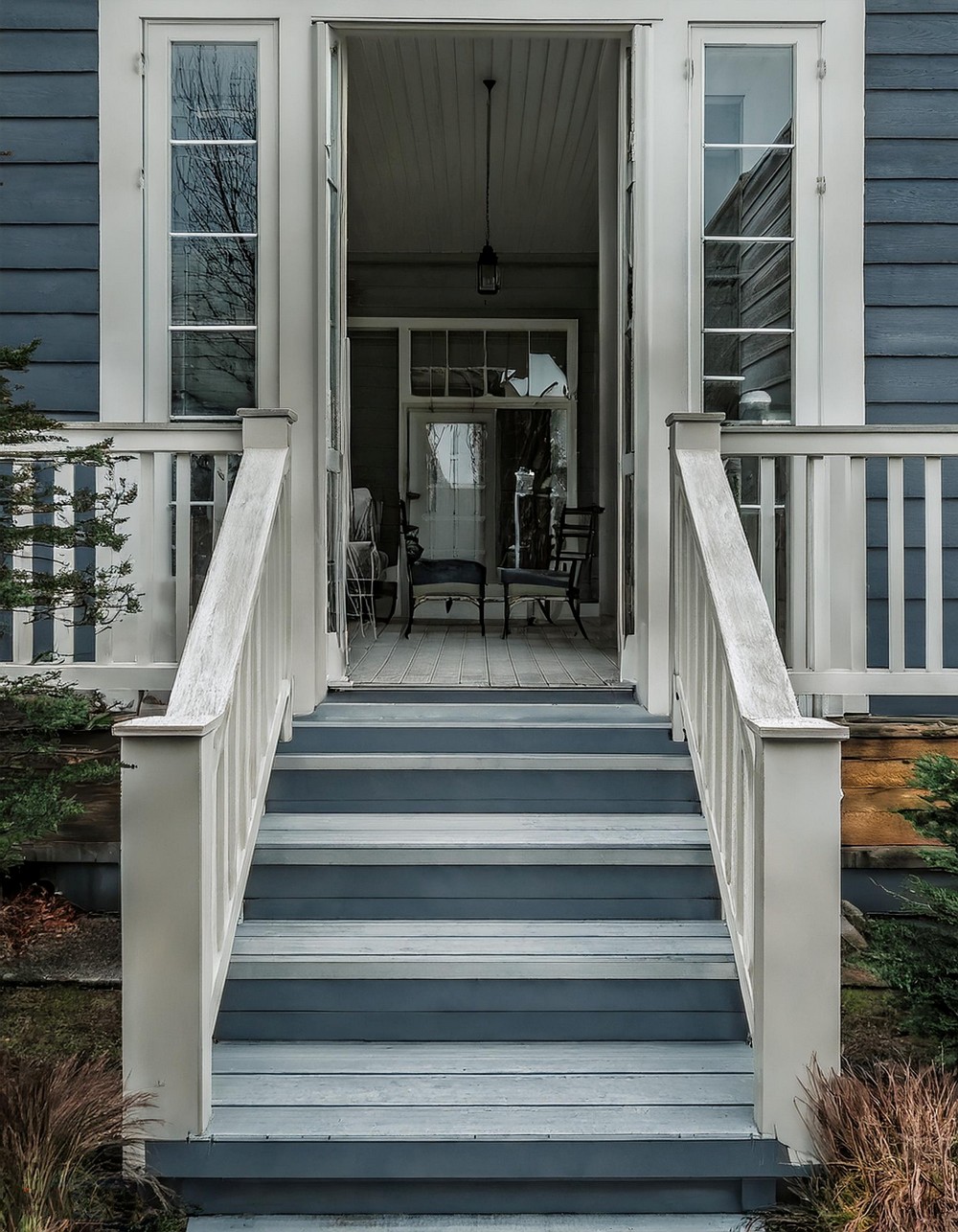 Wide Steps with Open Railing Design